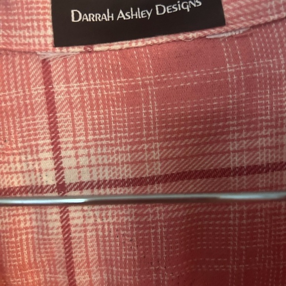 Stunning handmade pink flann shirt wi leopard print on back with red heart pin - Picture 3 of 6